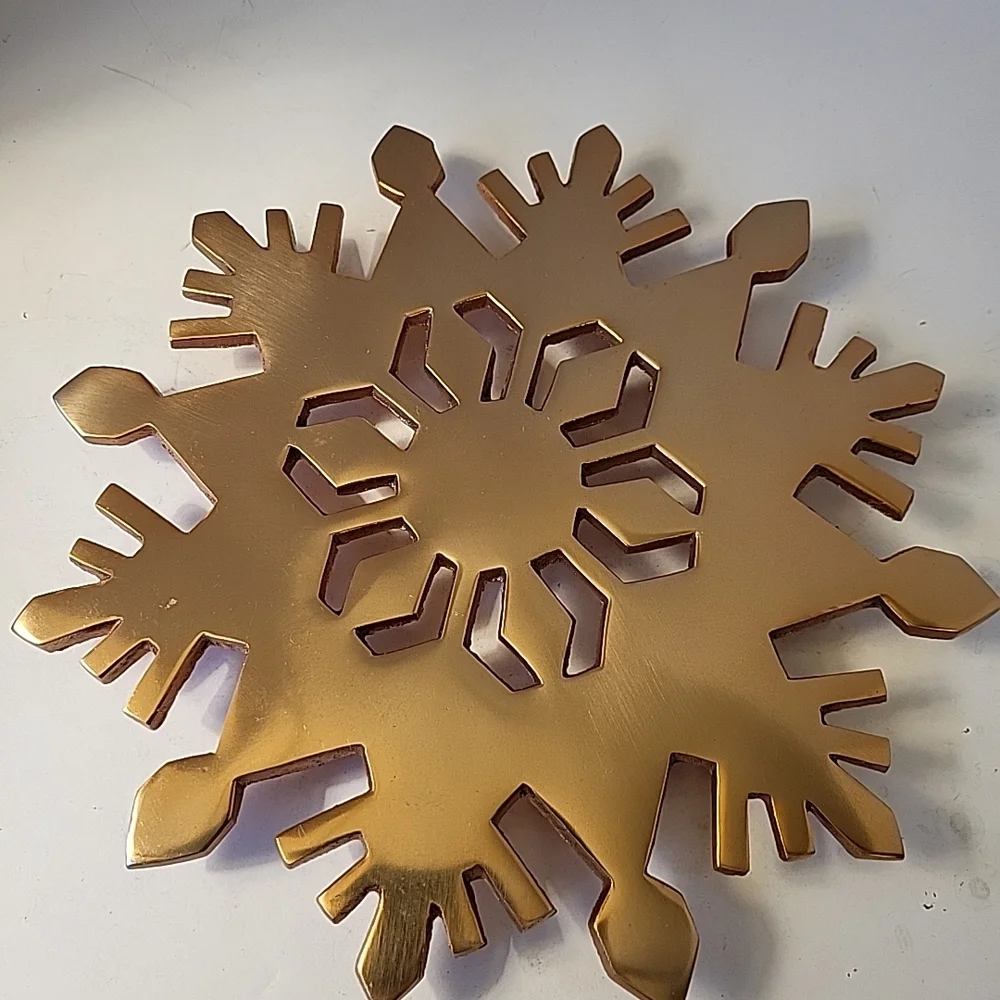 Crate And Barrel Snowflake Trivet